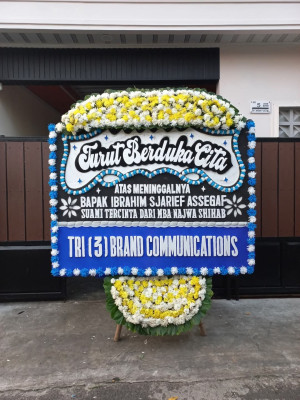 Papan Bunga Duka di Kombeng